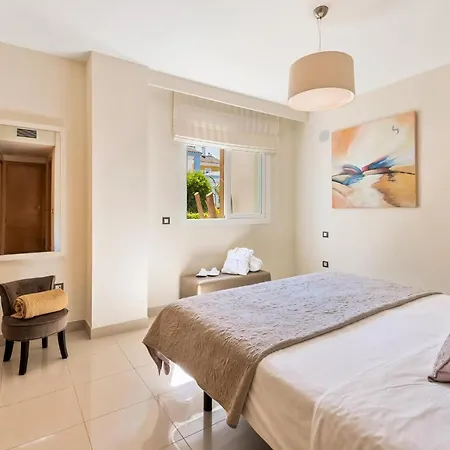 Apartment Stunning In With Wifi Estepona